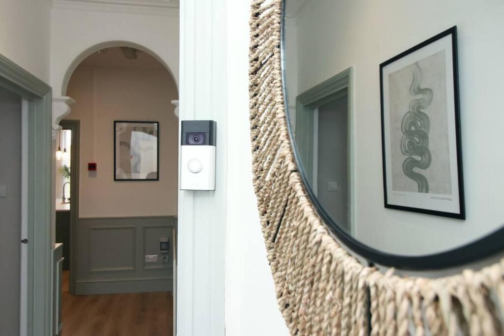 Station Road By Mia Living Stunning Modern 4 Bedroom House Free Onstreet Parking Bath Exterior photo